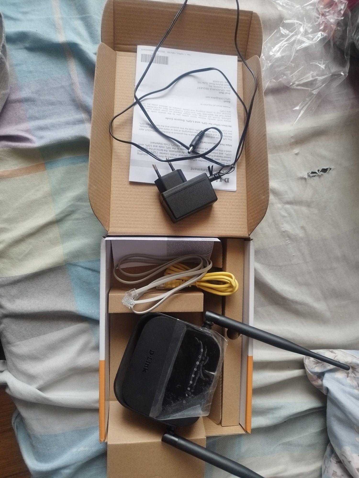 Продам новый роутер для интернета Wi-Fi роутер D-link DSL-2750U/R1A