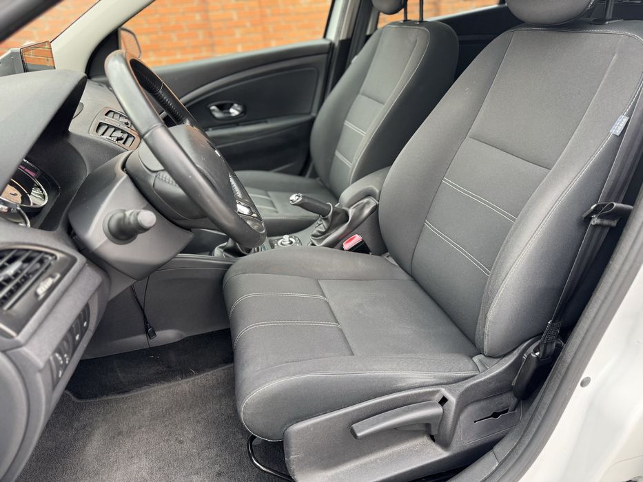 Renault Megane 2014 | 1.5 DCi 110cp | CarPlay & AndroidAuto |