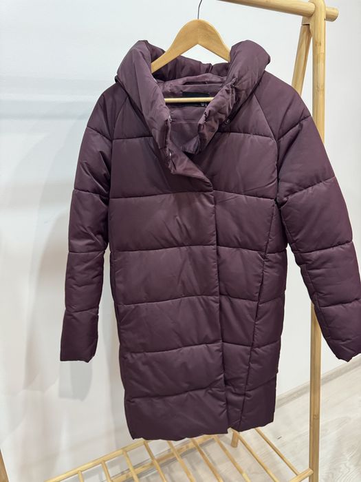Дълго зимно  яке reserved,zara ,mango цвят бургунди