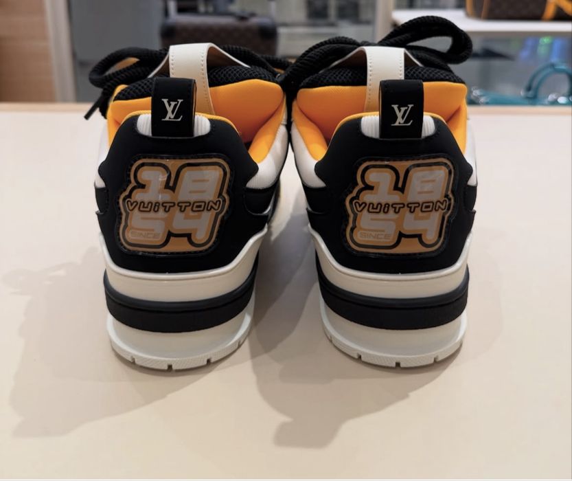 Vand adidasi Louis Vuitton LV Skate.