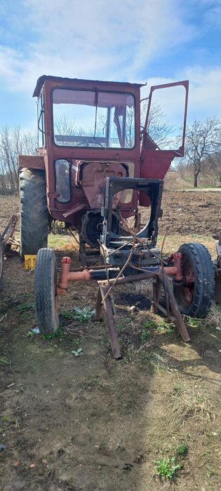 Vând piese  si utilaje tractor u650