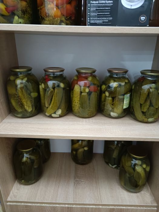 Соленья огурцы, двух литровые