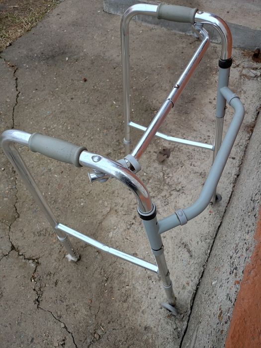 Ходунки для взрослых