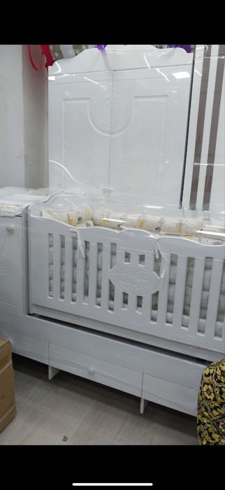 Detakiy kravat va shkaf