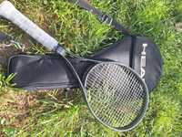 Ракета за тенис на корт