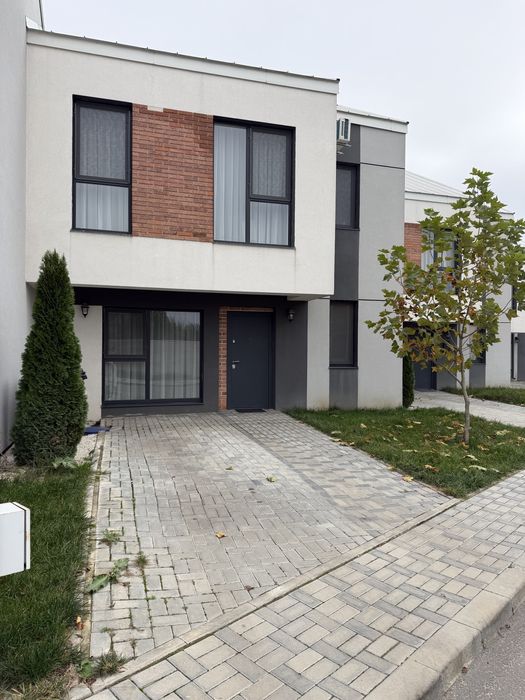 Vand casa insiruita Crown village Bragadiru