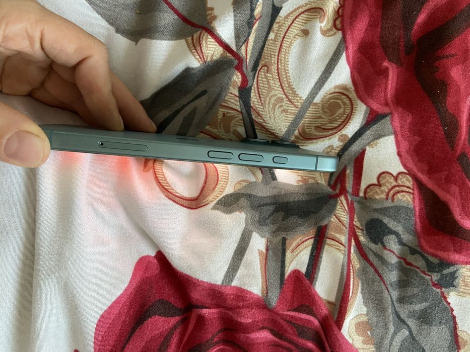 Vand iphone 16 turcoaz 128 gb