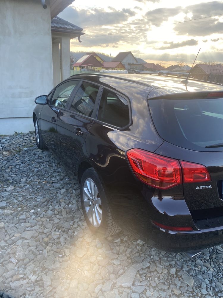 Vand Opel Astra j 2012 164cp