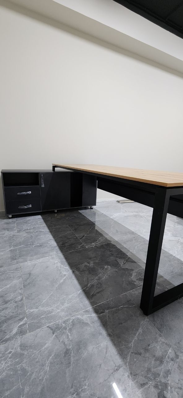 Руководительский стол в стиле лофт, директорский стол, Rahbar stoli