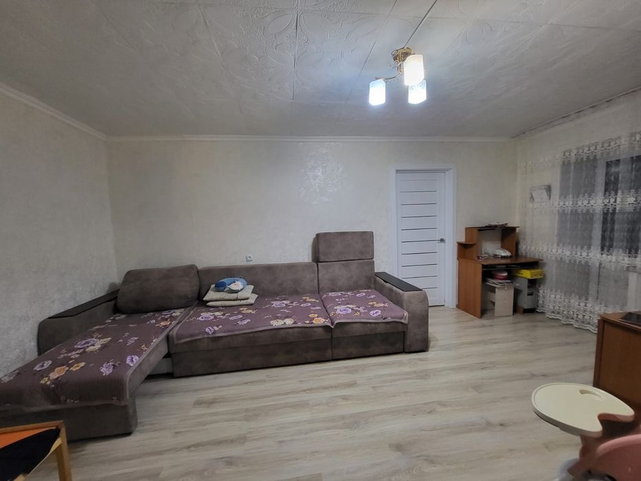 Продам недорого  2х комн кв р-н автогородка