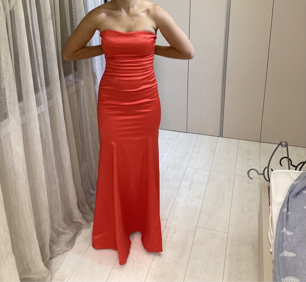 Официална бутикова дамска рокля 34/36-XS/S