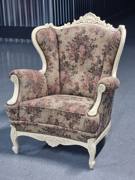 Set complet de mobilier din lemn masiv, stil baroc, stare foarte buna!