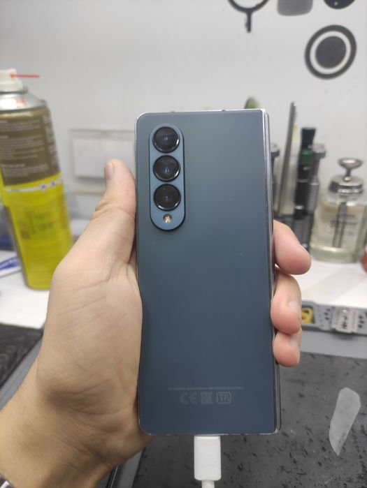 Samsung Z Fold 4 sotiladi