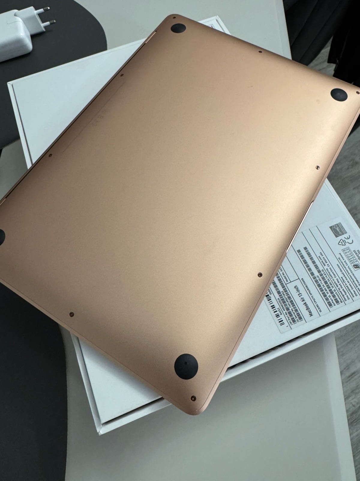 MacBook Air 13-inch 256gb ssd