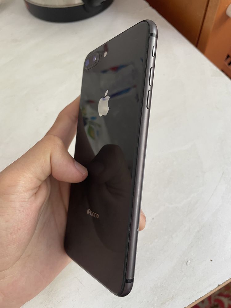 IPhone 8 plus black