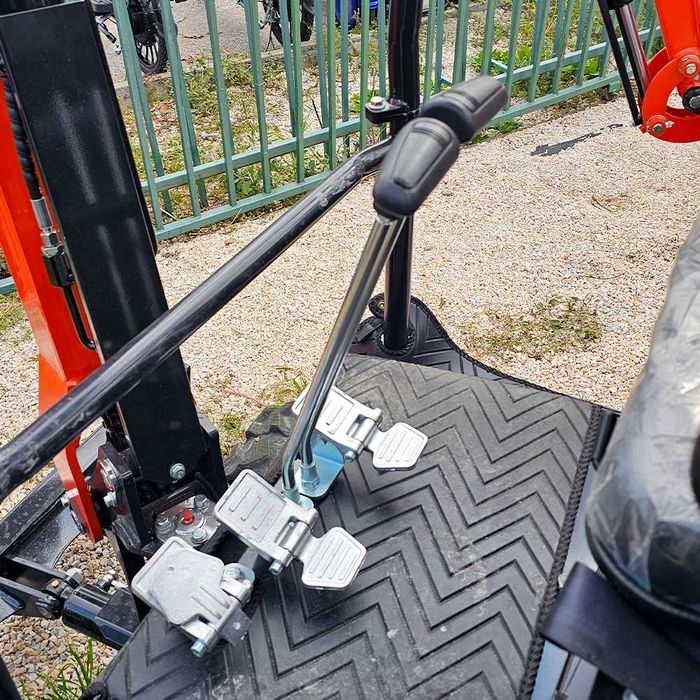 Мини багер 2 тона, с кабина, чупеща стрела, NT-E20