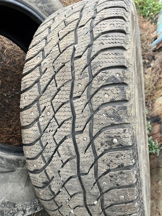 Комплект зимней шипованной резины 265/65 R17 Viatti