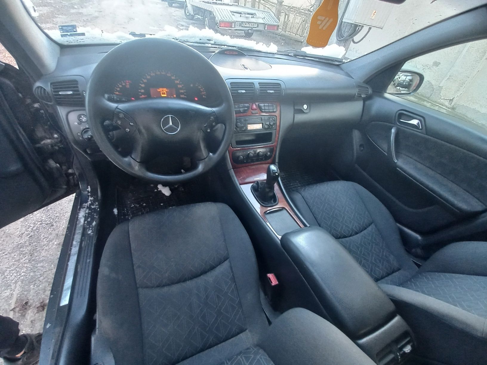 Мерцедес w203 c220 2.2 cdi 143кс Mercedes c220 2.2 cdi 143ks na chasti