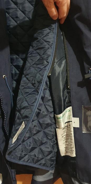 Vând geaca de lucru pentru bărbați de culoare bleumarin