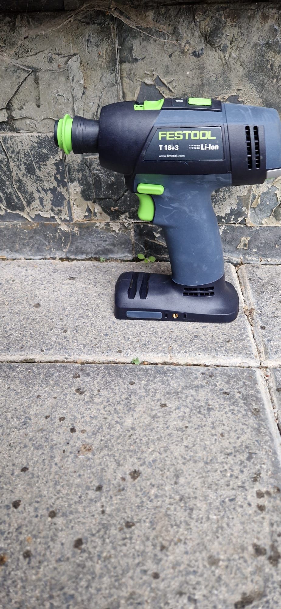 Festool autofiletanta nouă