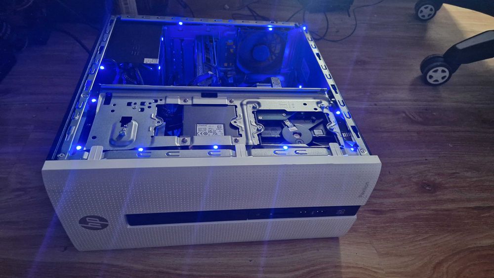 PC Gaming Quad Core AMD A10/RGB/16GB/SSD+HDD/AMD R7/WiFi/W11 la 800lei