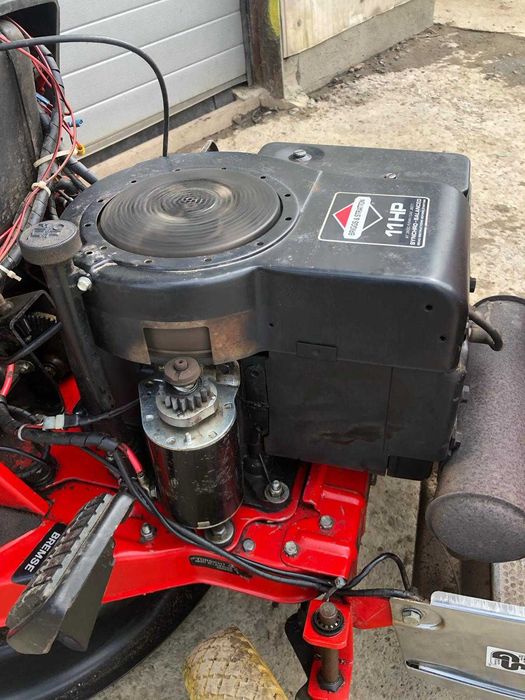 tractoras pentru tuns gazonul NOVATRAC 11