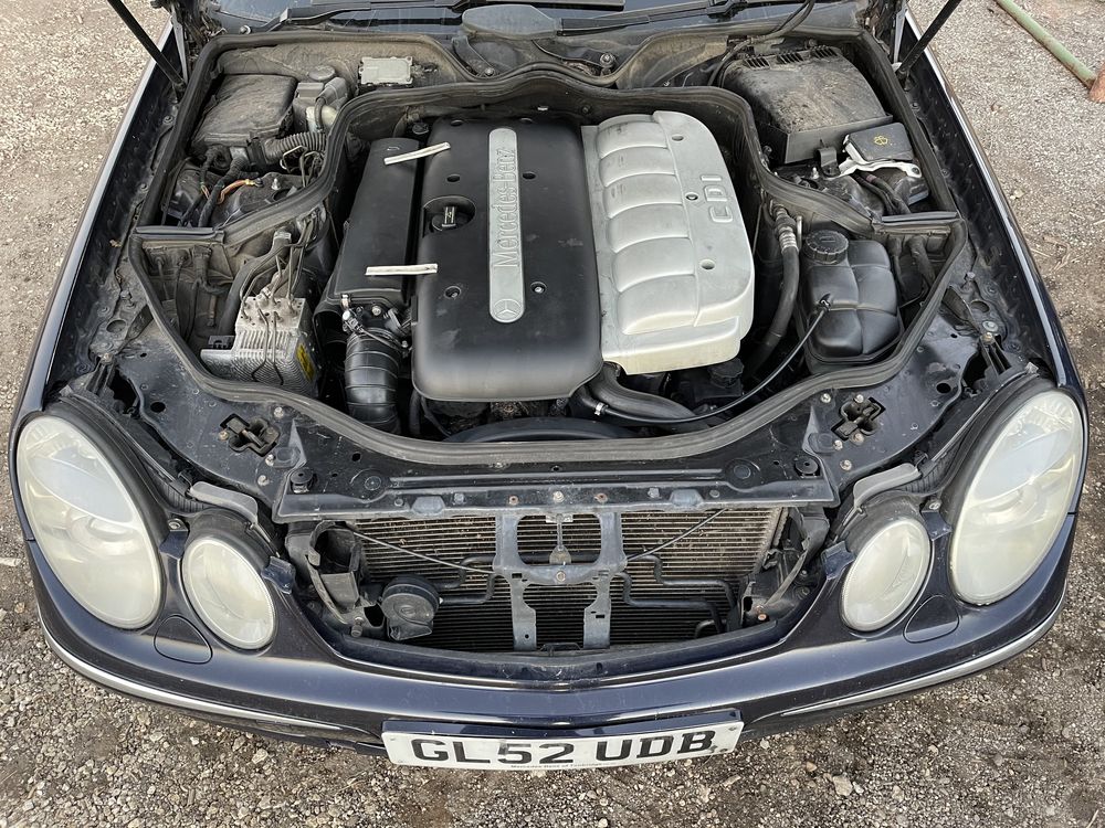 Mercedes E320 на части