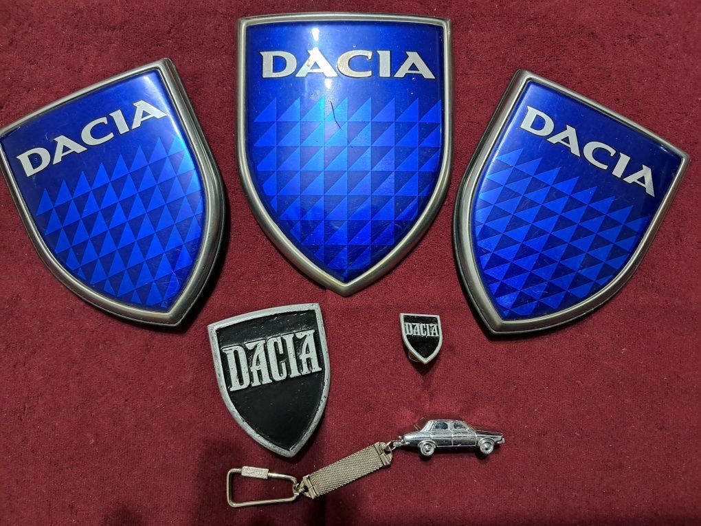 Embleme Dacia Logan și Dacia model 1991 , breloc Dacia 1300