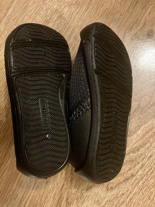 Пантофи Декатлон 22