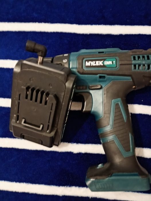 Se vinde Mașina de Găurit model MYLEK