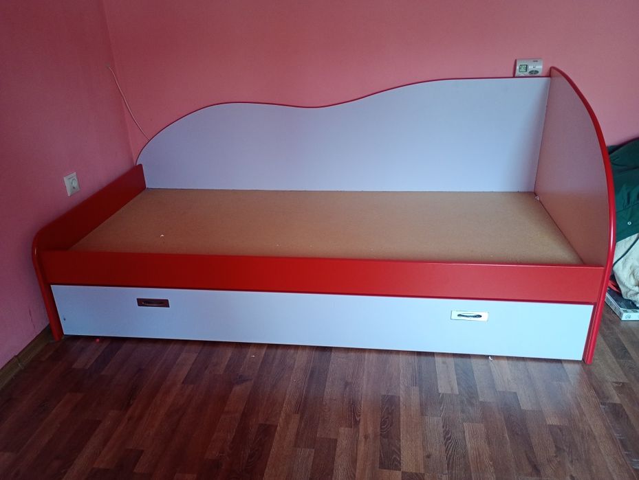 Vand mobila fete, dulap, pat, birou