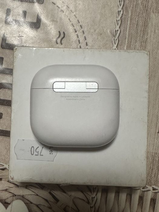 Casti Airpods 4 perfect functionale