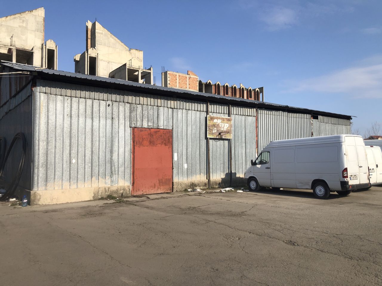 Дава се под наем Промишлена сграда в Несебър - 500 кв.м за 22950 € - Снимка #1
