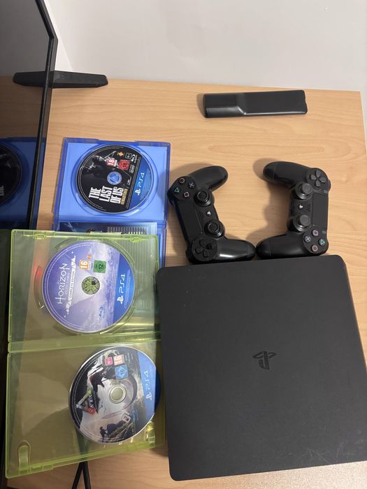 Ps4slim 1 TB, 2 джойстика + игри.