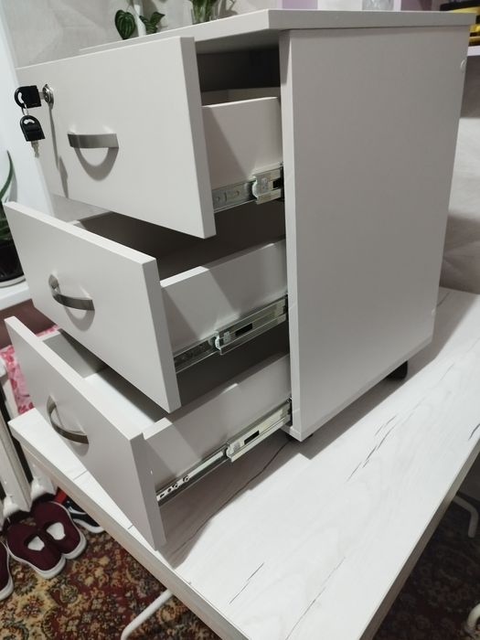 Тумба мобильная.