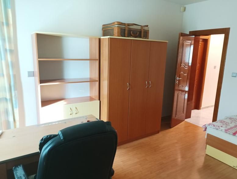Дава се под наем Тристаен апартамент в Пловдив, Център - 100 кв.м за 1100 € - Снимка #7