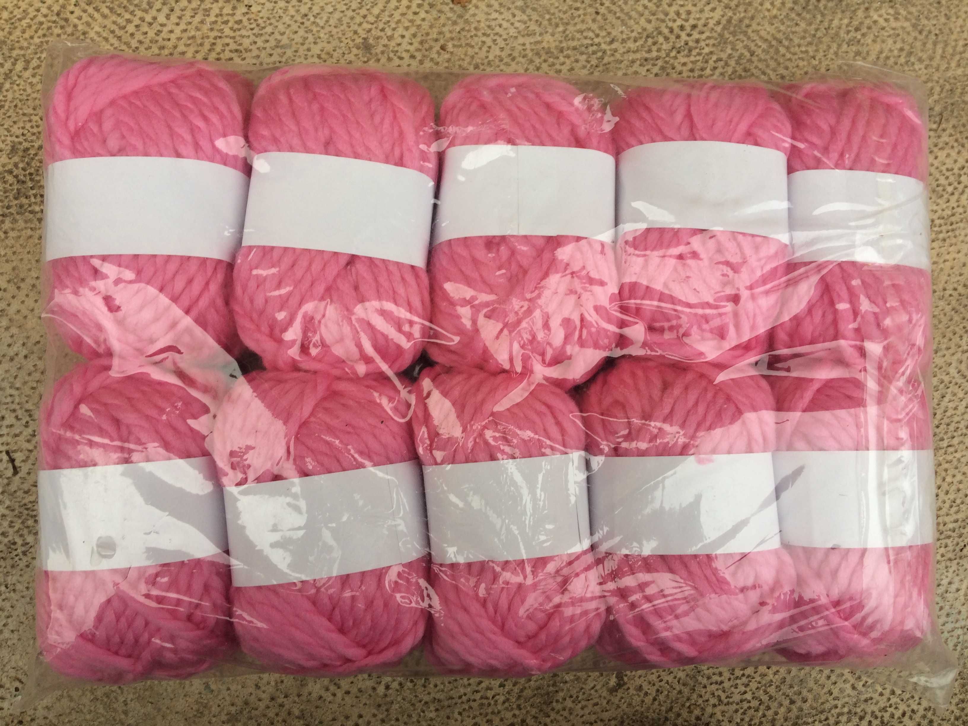 Fir de tricotat culoare roz