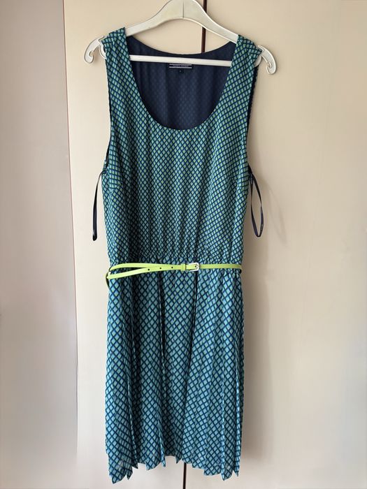 Чисто нова рокля Tommy Hilfiger , размер 12, прана на хим. чистене