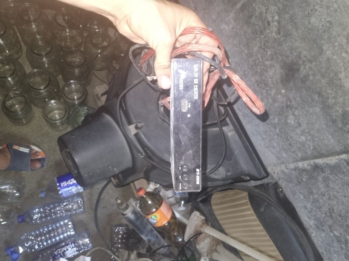 Eski televizor tuneli bilan birga