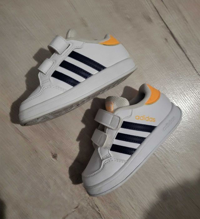 Детски спортни обувки Adidas