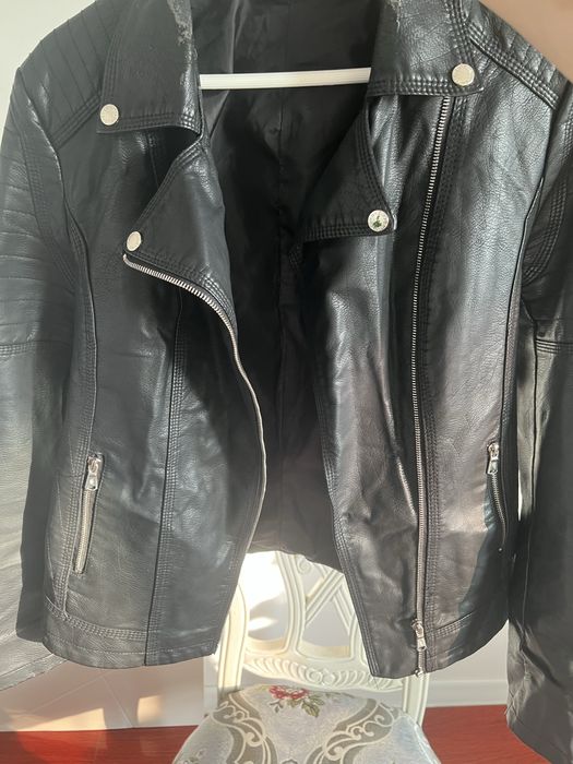 Продам . Куртка эко-кожа, ношенная