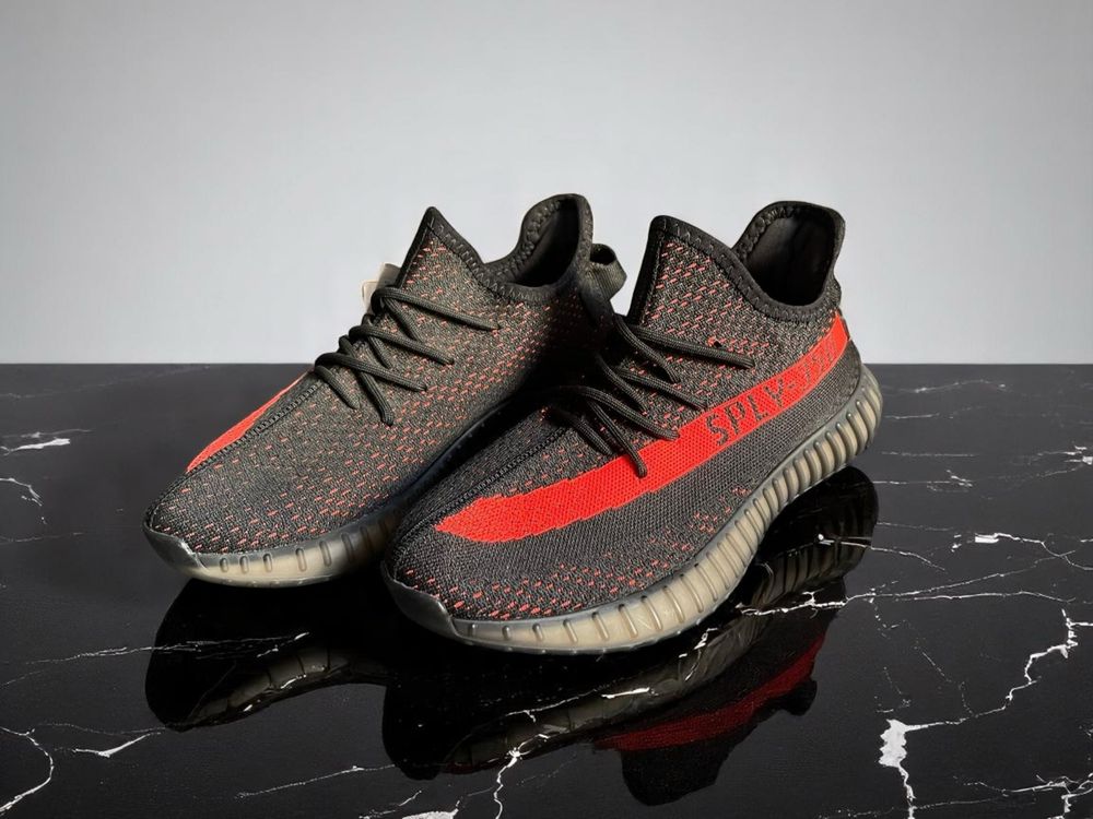 Adidasi Yeezy Boost 350 V2 Carbon Beluga
