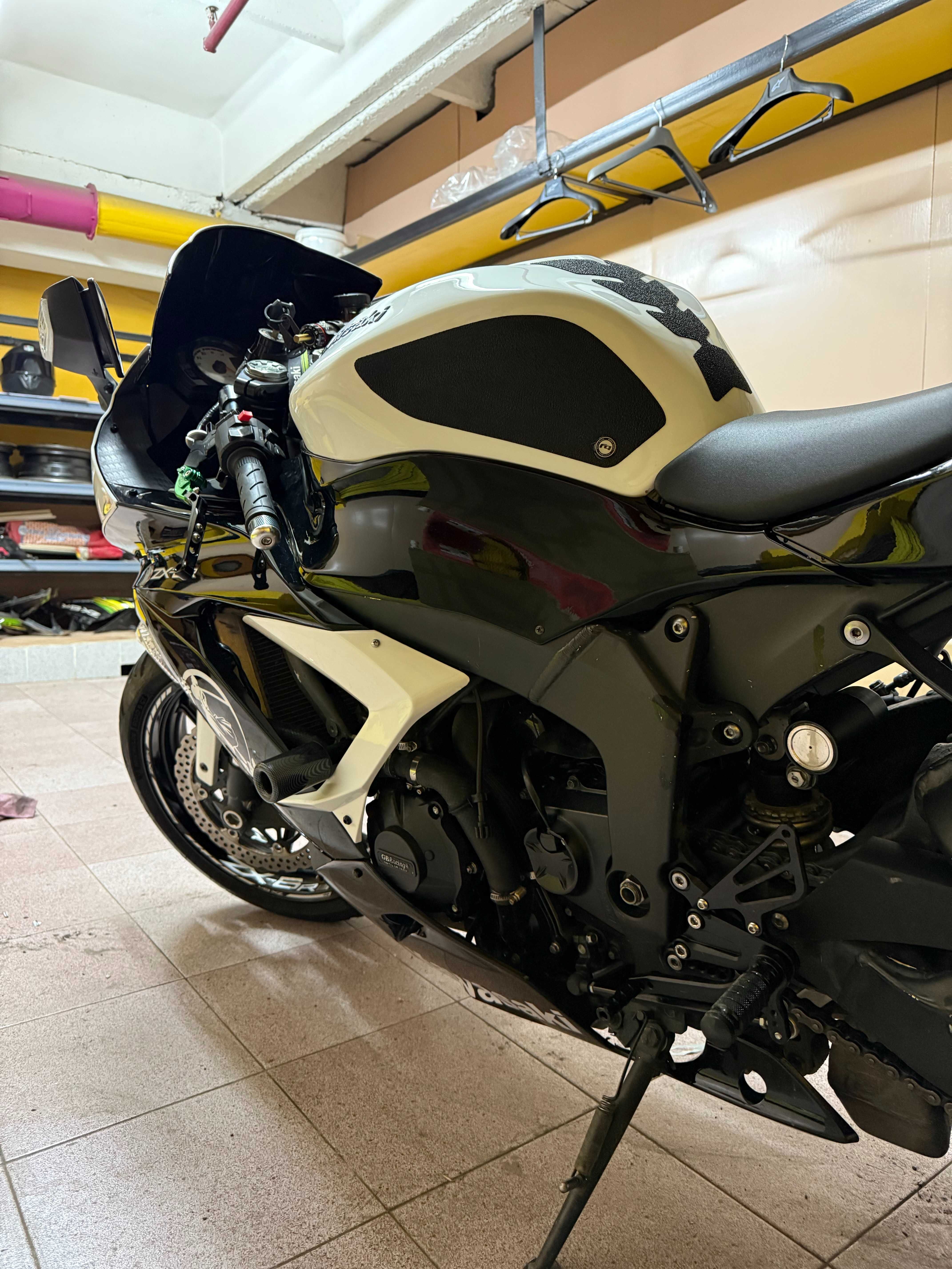 Мотоцикл Kawasaki ZX6R