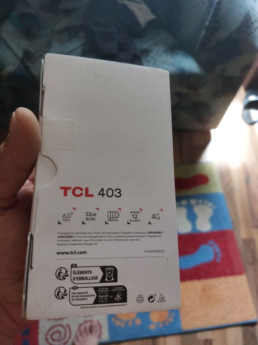 Telefon Tcl 403 nou la cutie