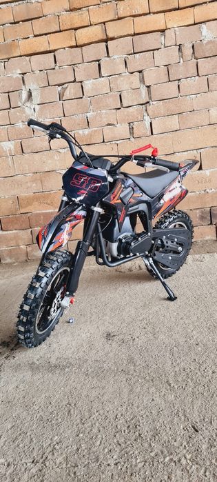 Cross 49 CC in 4 timpi pornire la sfoară Nou cu garanție