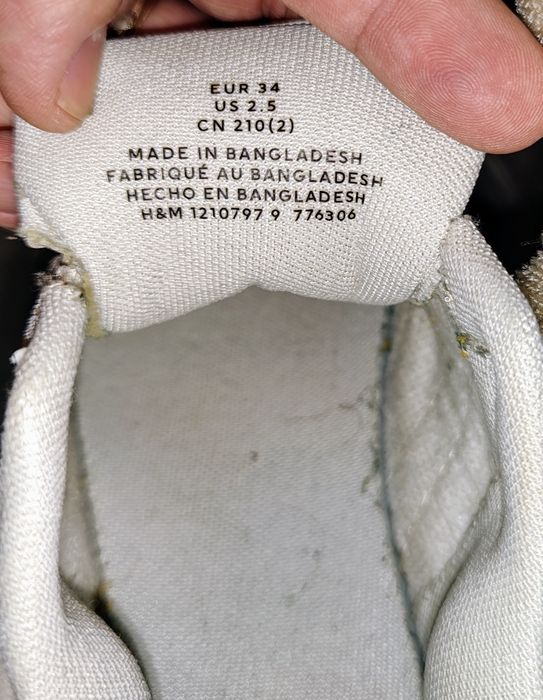 Adidasi H&M in stare foarte buna marimea 34 cu scai