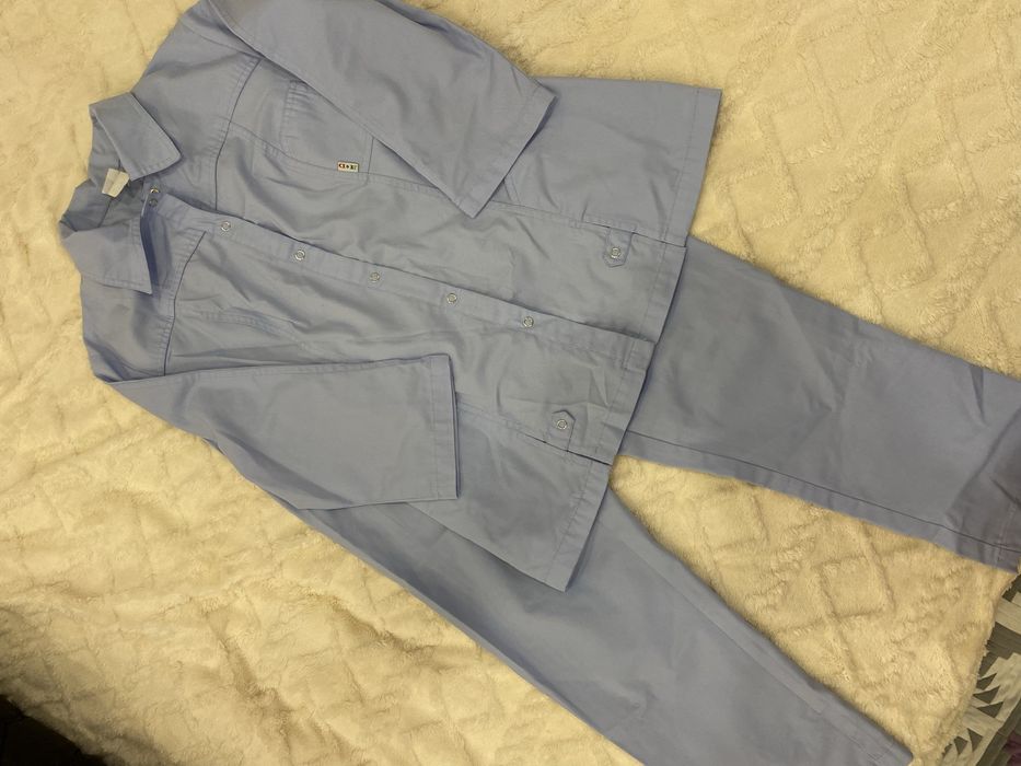 Хирургический медицинский костюм джинсовый в хорошем состоянии