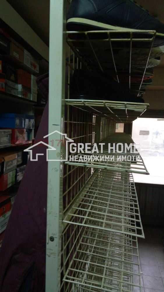 Продава се Магазин в Търговище, Център - 18 кв.м за 1639 €/кв.м - Снимка #2