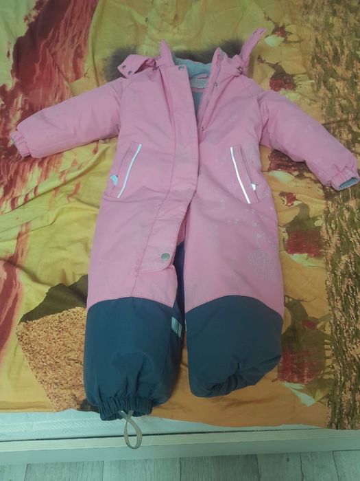 Продам зимний комбинезон в отличном состоянии
