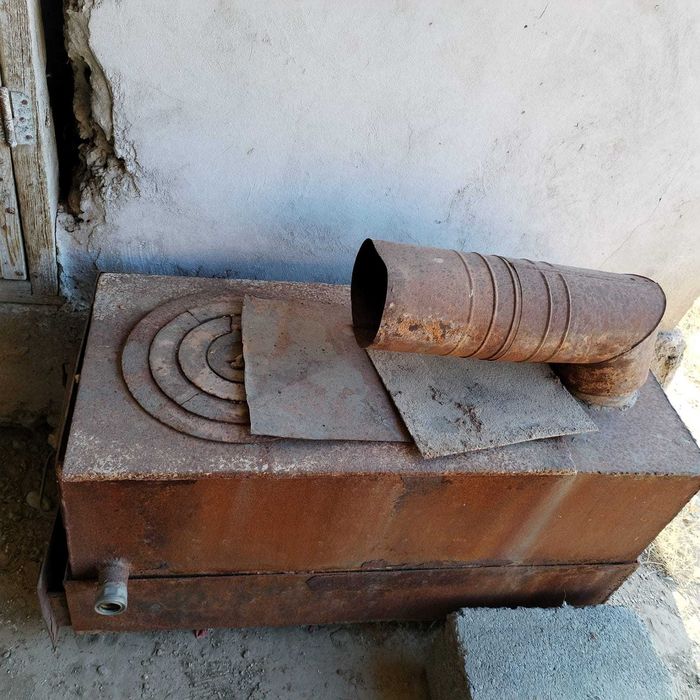 печь для дома  угольная